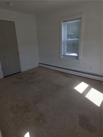 1431 Smithfield Avenue 2F, Lincoln, RI 02865
