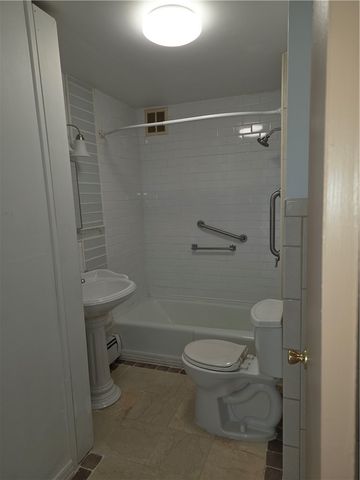 1431 Smithfield Avenue 2F, Lincoln, RI 02865