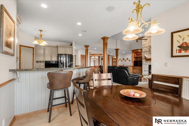 8630 Oakmont Drive, Lincoln, NE 68526