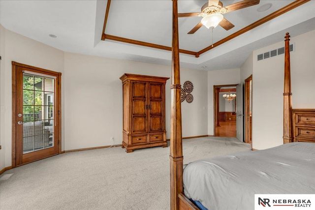 8630 Oakmont Drive, Lincoln, NE 68526