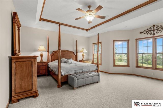 8630 Oakmont Drive, Lincoln, NE 68526