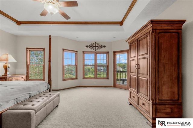 8630 Oakmont Drive, Lincoln, NE 68526