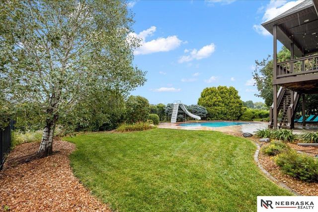 8630 Oakmont Drive, Lincoln, NE 68526