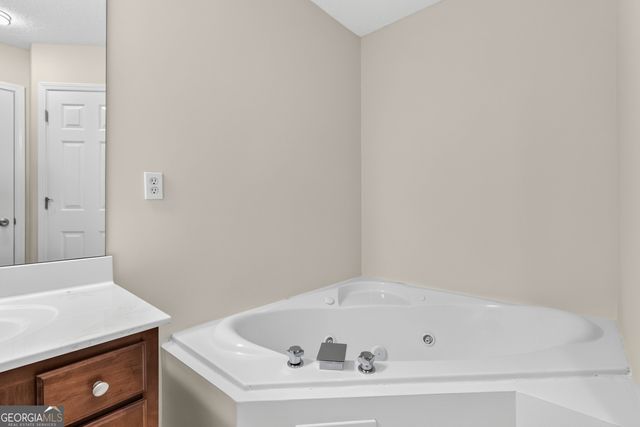 6386 Olmadison Place, Atlanta, GA 30349