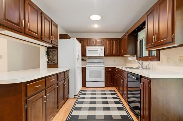 3862 N Trillium Drive, Leland, MI 49654