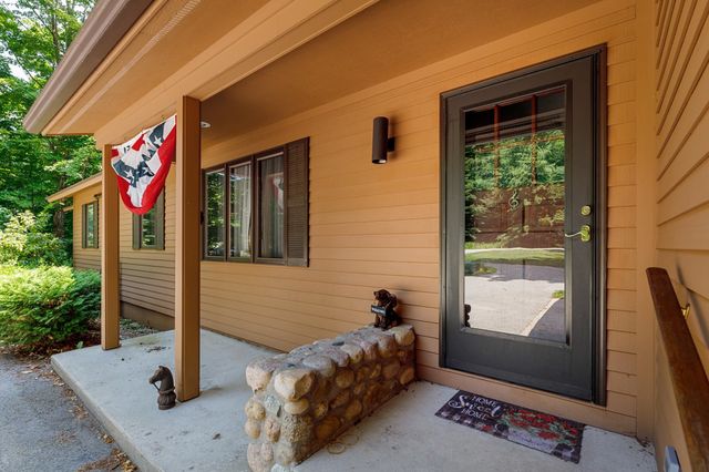 3862 N Trillium Drive, Leland, MI 49654