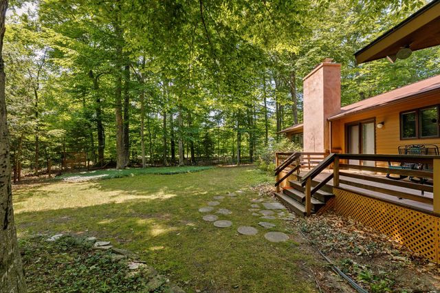 3862 N Trillium Drive, Leland, MI 49654