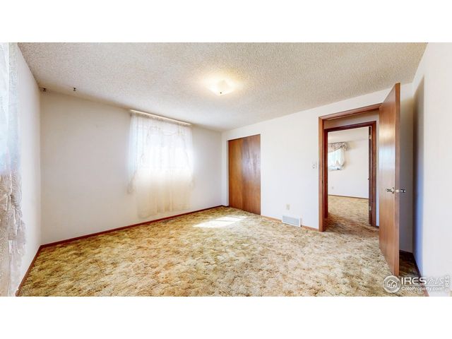 4869 Roosevelt Ave, Loveland, CO 80538