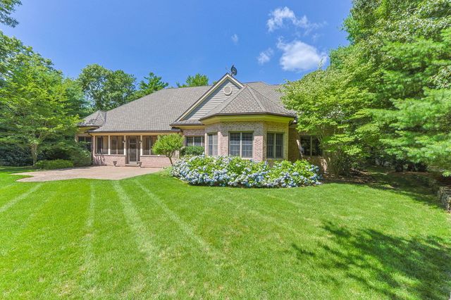93 Oyster Way, Osterville, MA 02655