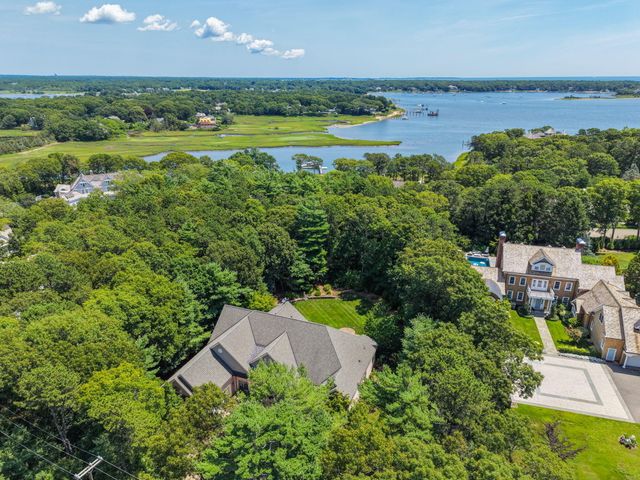 93 Oyster Way, Osterville, MA 02655