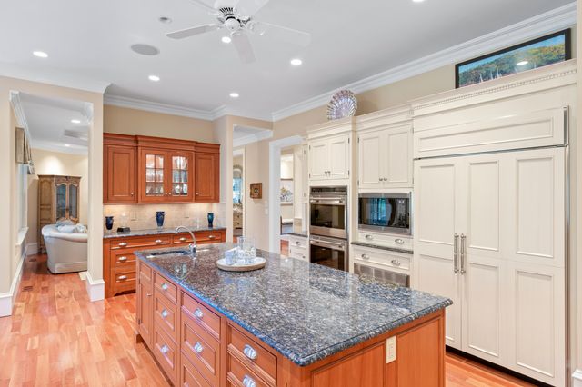 93 Oyster Way, Osterville, MA 02655