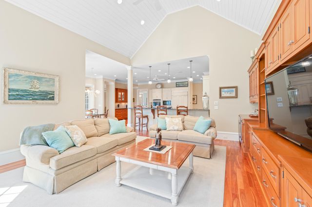 93 Oyster Way, Osterville, MA 02655