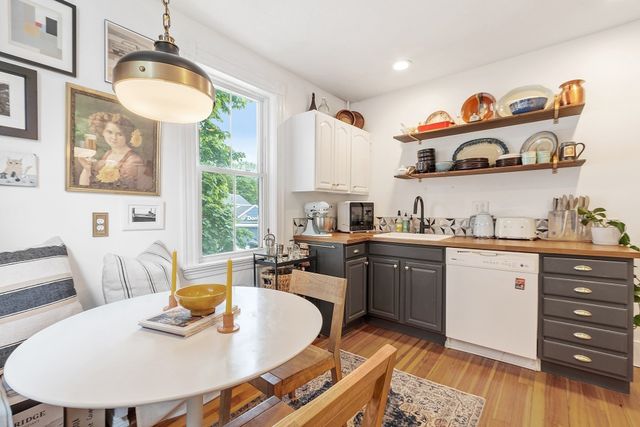 401 Cabot St 4, Beverly, MA 01915