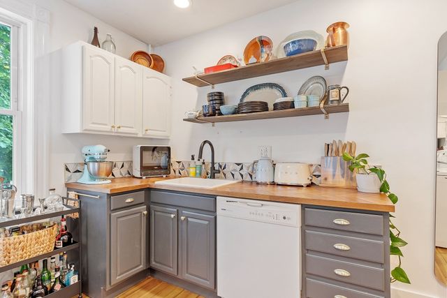 401 Cabot St 4, Beverly, MA 01915