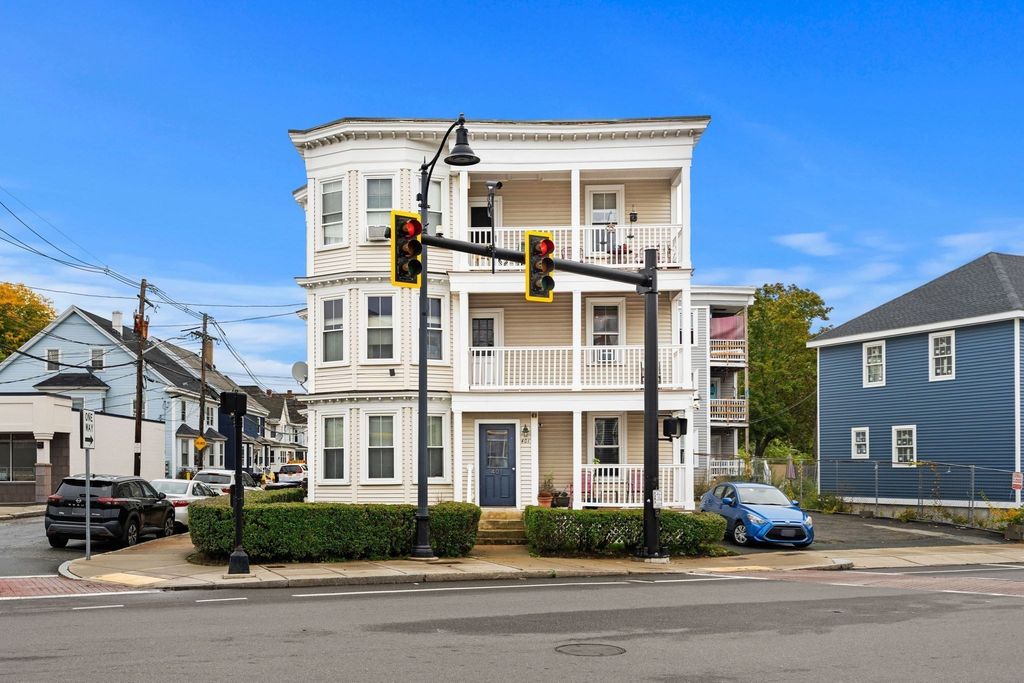 401 Cabot St 4, Beverly, MA 01915