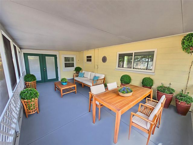 1210 LAUREL AVENUE, Venice, FL 34285