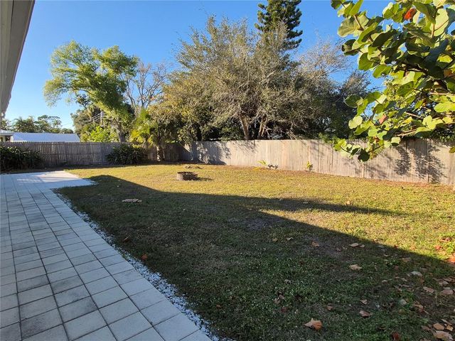 1210 LAUREL AVENUE, Venice, FL 34285