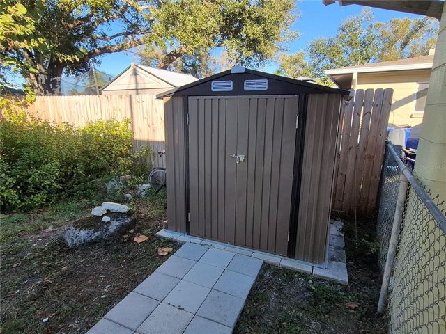 1210 LAUREL AVENUE, Venice, FL 34285