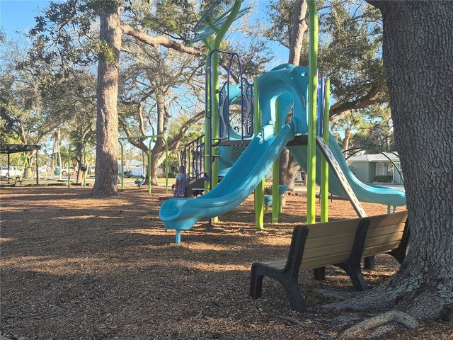 1210 LAUREL AVENUE, Venice, FL 34285