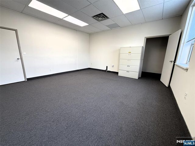 190 Sylvan Avenue D27, Englewood Cliffs, NJ 07632