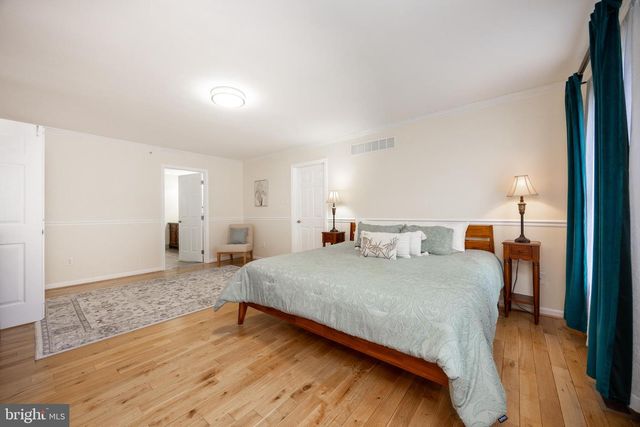 320 LONG RIDGE LN, Exton, PA 19341