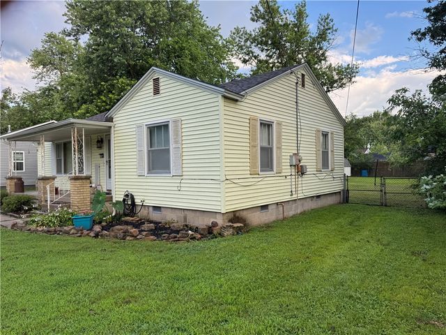 1017 Parker Avenue, Springdale, AR 72764