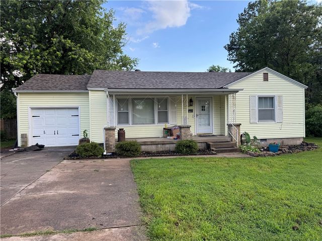 1017 Parker Avenue, Springdale, AR 72764