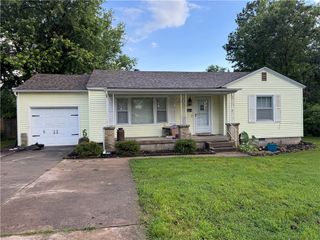 1017 Parker Avenue, Springdale, AR 72764