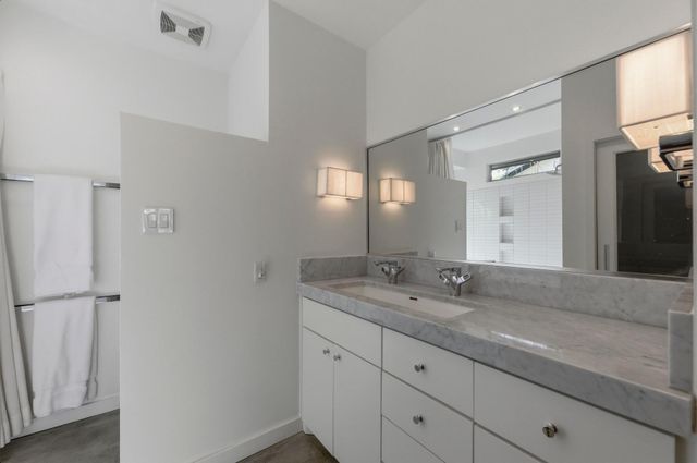 1712 W 10th ST W, Austin, TX 78703