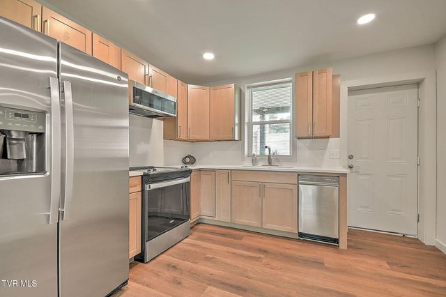 132 Central Court, Bristol, VA 24201