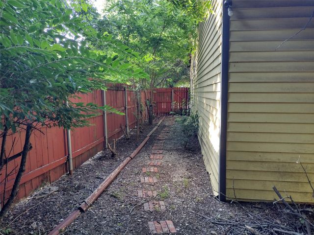 207 Thompson Street, Waxahachie, TX 75165