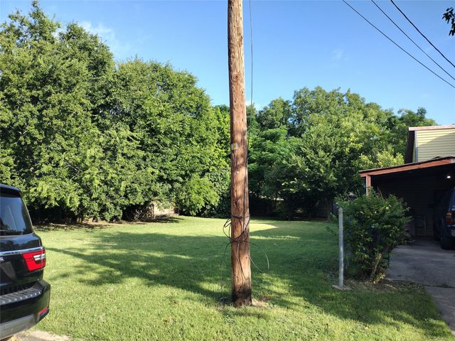 207 Thompson Street, Waxahachie, TX 75165