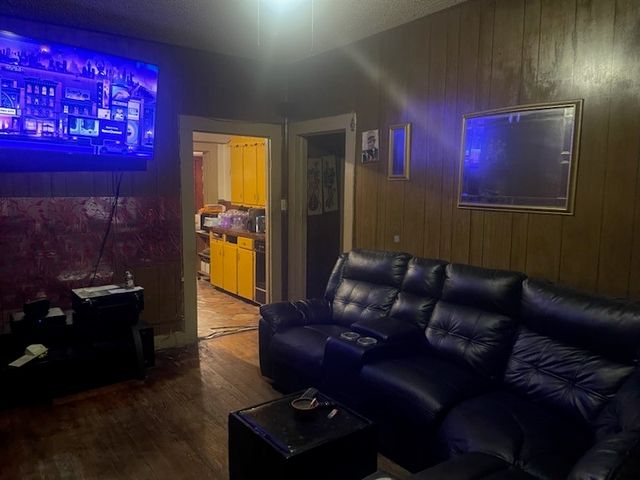 207 Thompson Street, Waxahachie, TX 75165