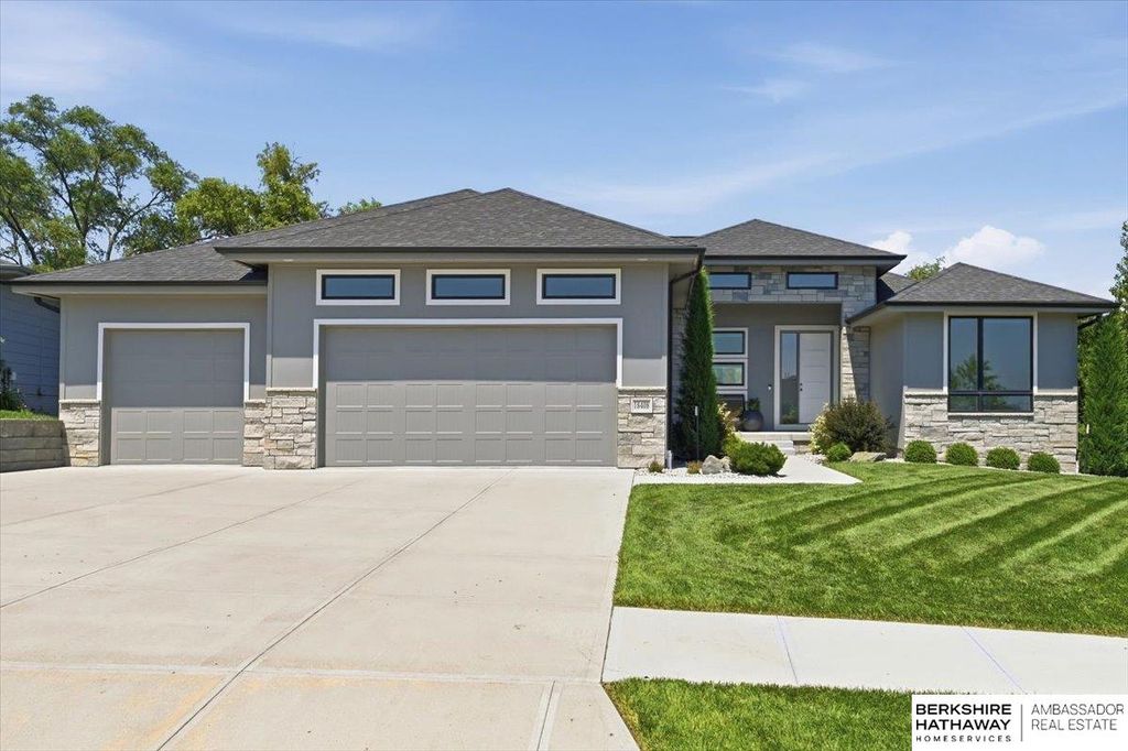18408 Corby Street, Elkhorn, NE 68022