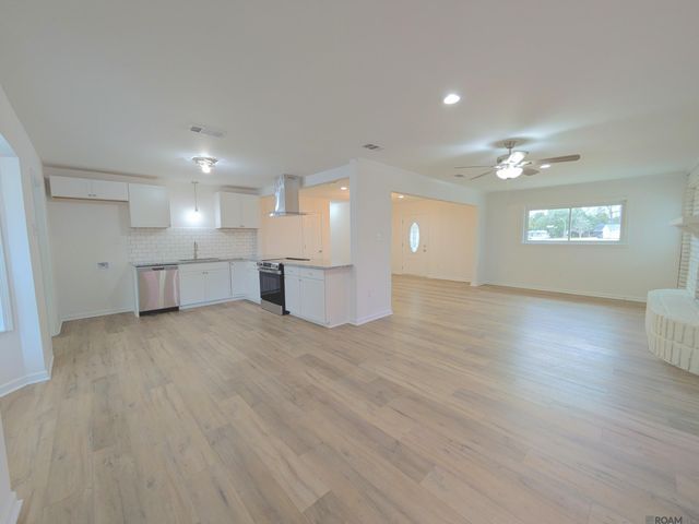 1220 Doolittle Dr, Baton Rouge, LA 70810