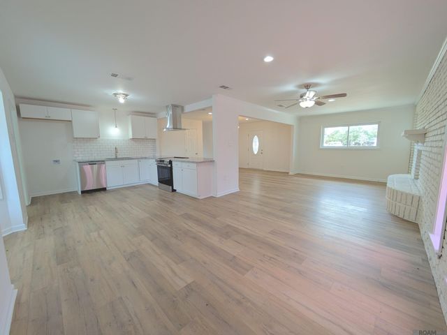 1220 Doolittle Dr, Baton Rouge, LA 70810