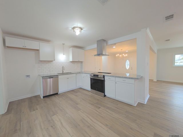 1220 Doolittle Dr, Baton Rouge, LA 70810