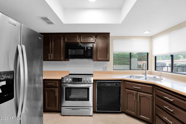 10417 E CINNABAR Avenue, Scottsdale, AZ 85258