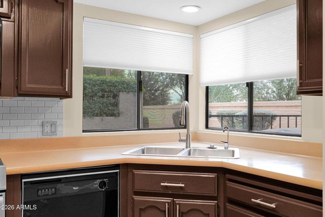 10417 E CINNABAR Avenue, Scottsdale, AZ 85258