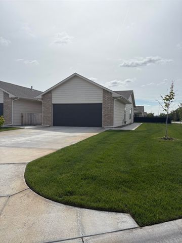 4469-4471 N Sandplum St, Wichita, KS 67205