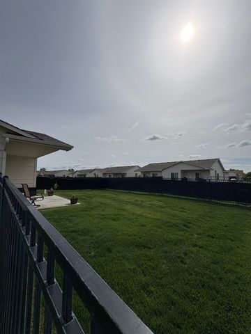 4469-4471 N Sandplum St, Wichita, KS 67205