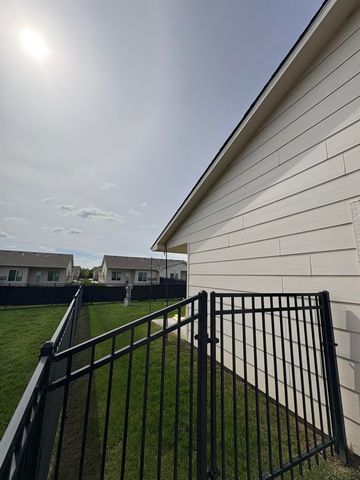 4469-4471 N Sandplum St, Wichita, KS 67205