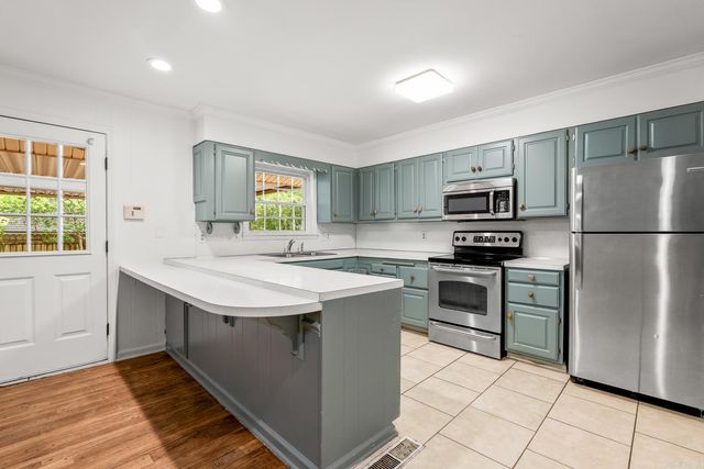 2521 Robinson Avenue, Conway, AR 72034