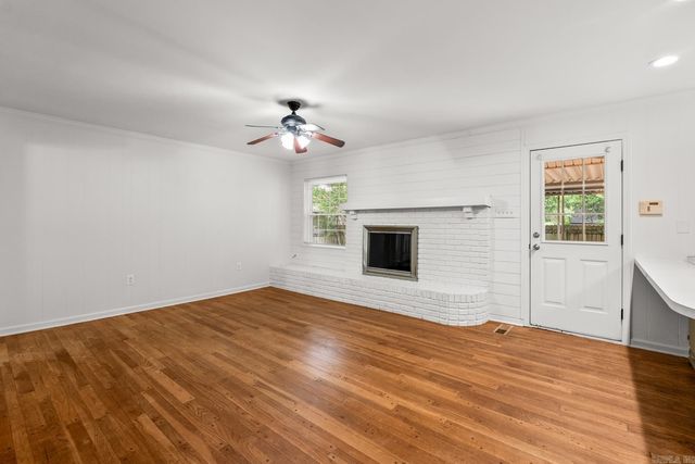 2521 Robinson Avenue, Conway, AR 72034