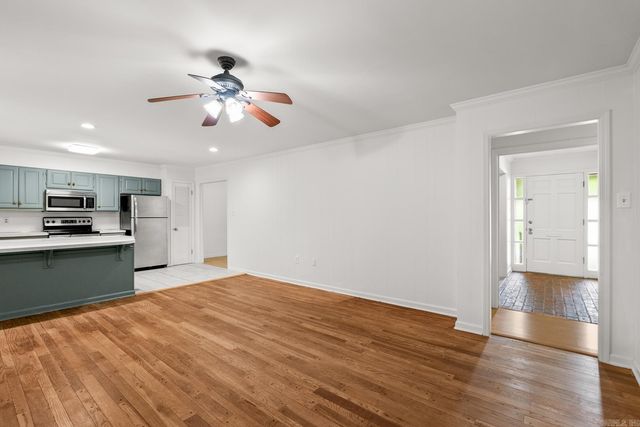 2521 Robinson Avenue, Conway, AR 72034