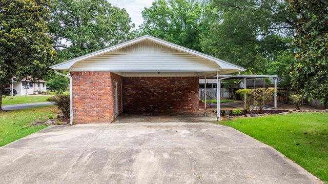 2521 Robinson Avenue, Conway, AR 72034