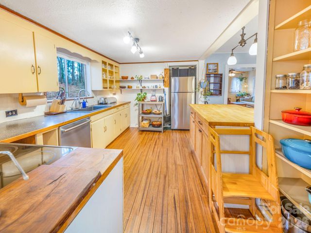 9 Mountain View Road, Asheville, NC 28806