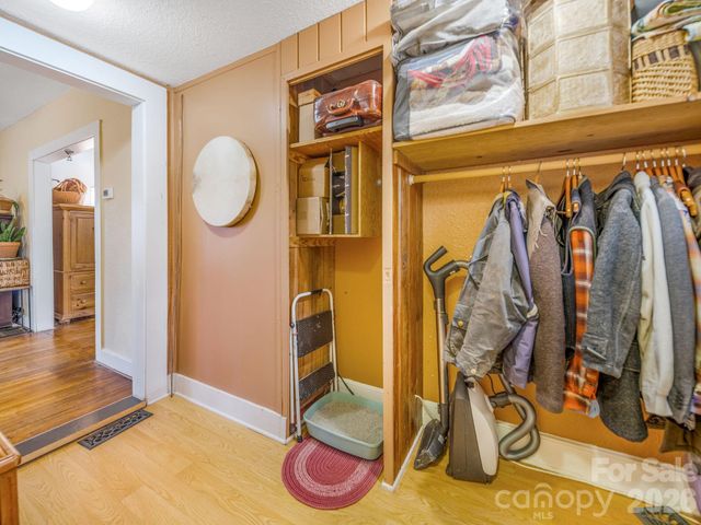 9 Mountain View Road, Asheville, NC 28806