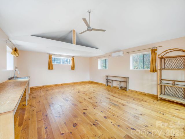 9 Mountain View Road, Asheville, NC 28806