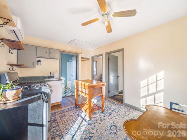 9 Mountain View Road, Asheville, NC 28806